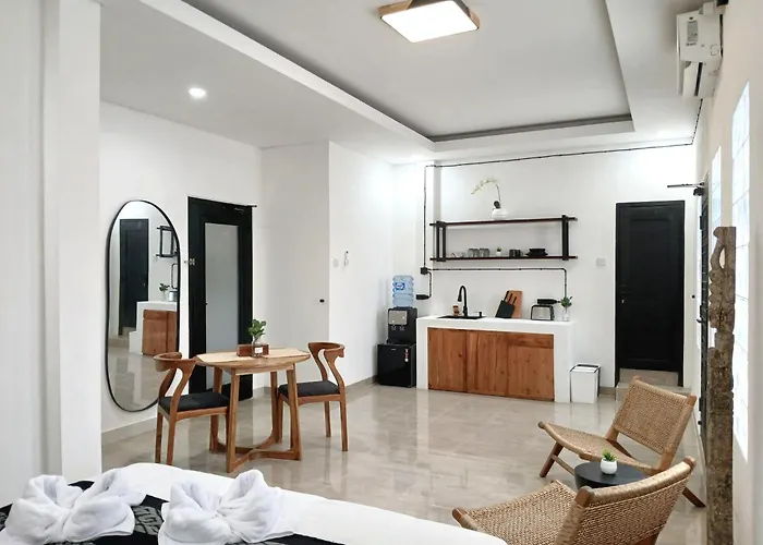 Place To - Cozy Living Seminyak